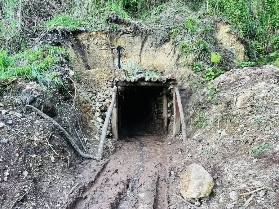 The entrance to a Larimar mine.